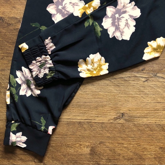 Floral Dress Pants 💐 - Picture 2 of 4